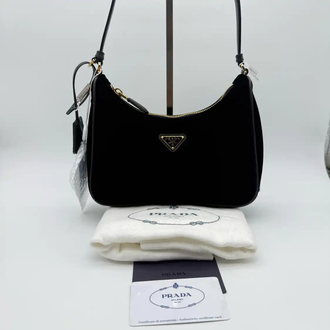 Prada PRADA Re-Edition mini black velvet logo shoulder bag Size ONE SIZE - 1 Thumbnail