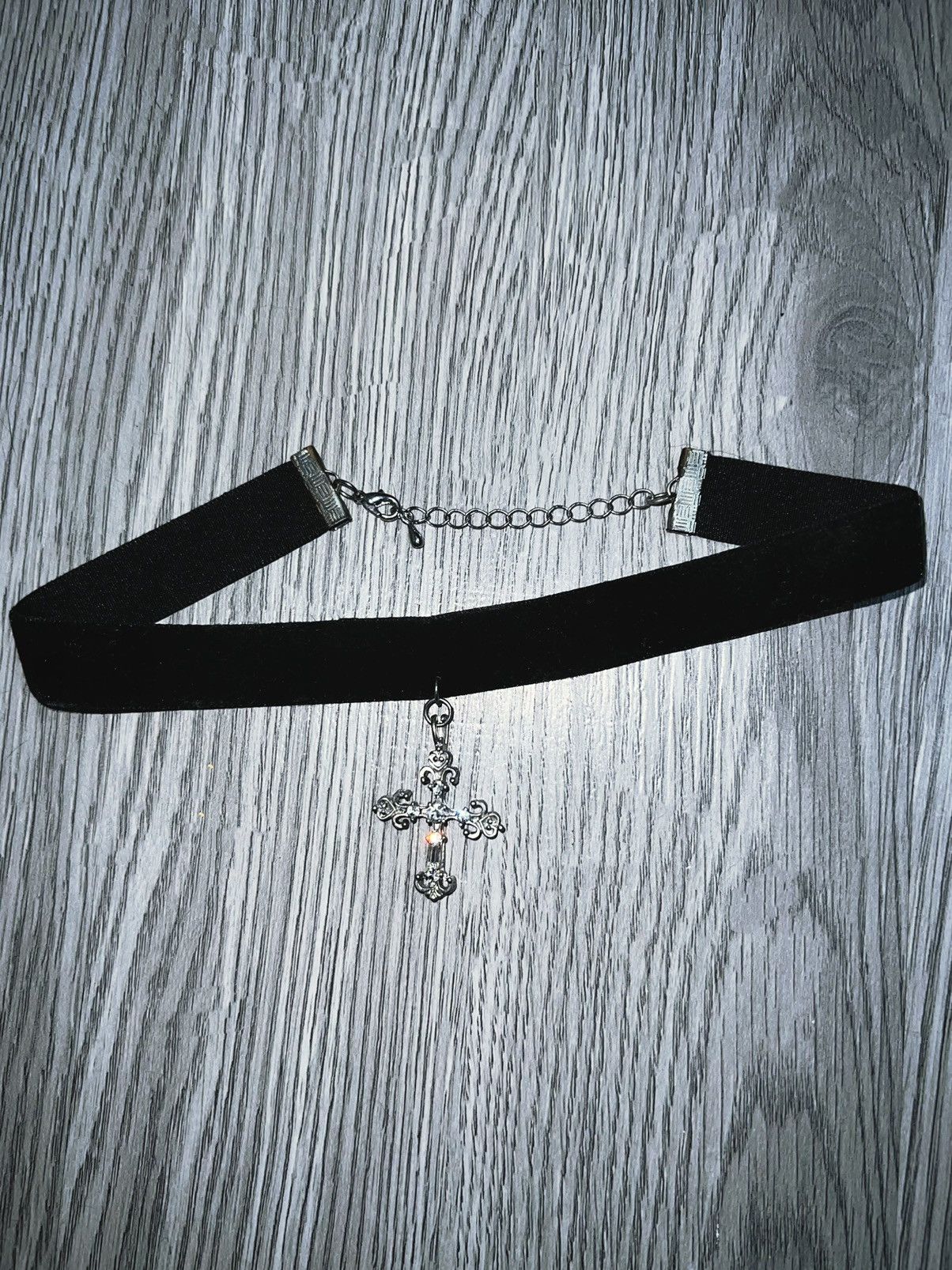 Japanese Brand Vintage velvet cross choker ⭐️🪩 Size ONE SIZE - 1 Thumbnail