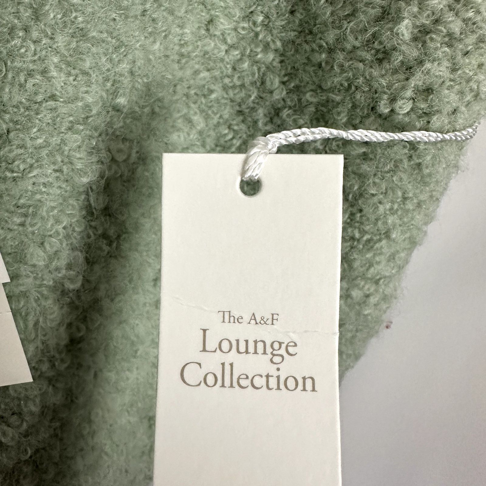 Abercrombie & Fitch NWT Abercrombie & Fitch Lounge Collection Green Crop Top XS Size XS / US 0-2 / IT 36-38 - 3 Thumbnail