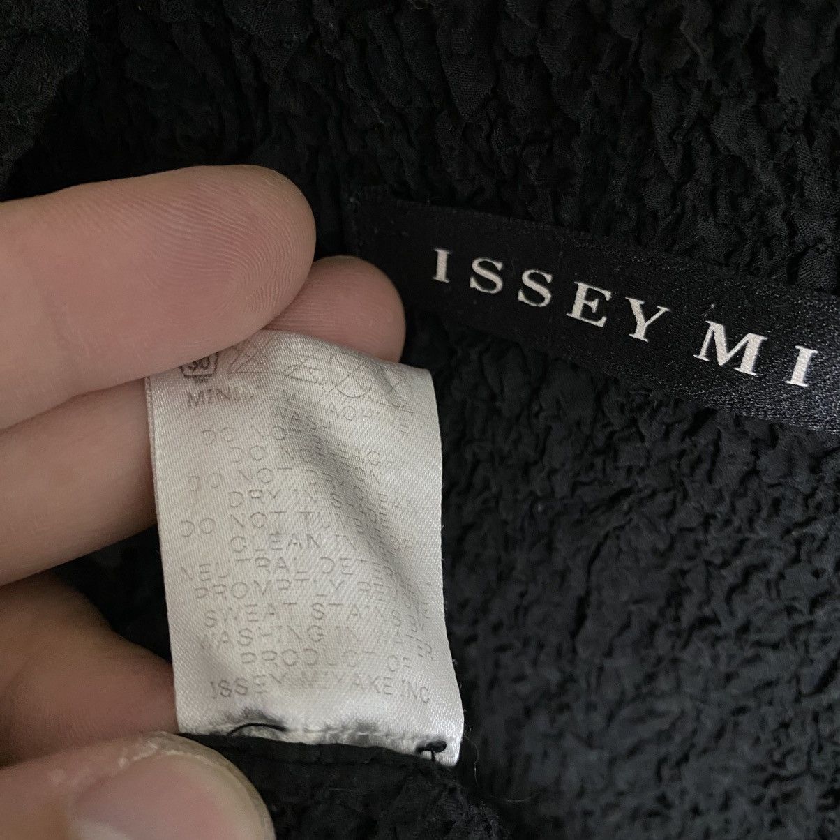 Issey Miyake ISSEY MIYAKE CAULIFLOWER WRINKLED PLEATS LS BUTTON DOWN Size M / US 6-8 / IT 42-44 - 4 Thumbnail