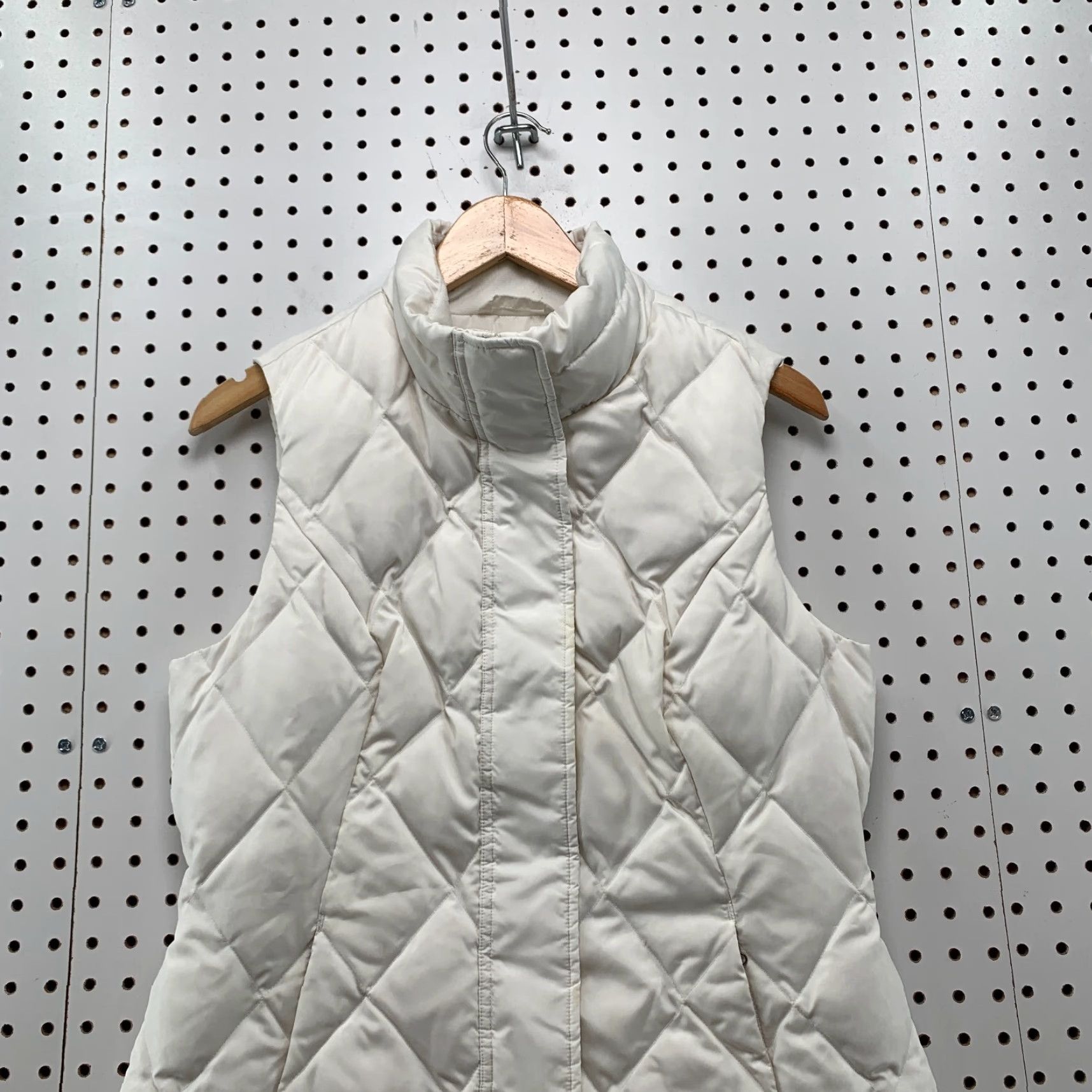 Eddie Bauer Eddie Bauer Vest Womens M Quilted Down Sleeveless White Mid-Length Puffer Vest Womens M White Eddie Bauer Quilted Down Vest Size M / US 6-8 / IT 42-44 - 2 Thumbnail