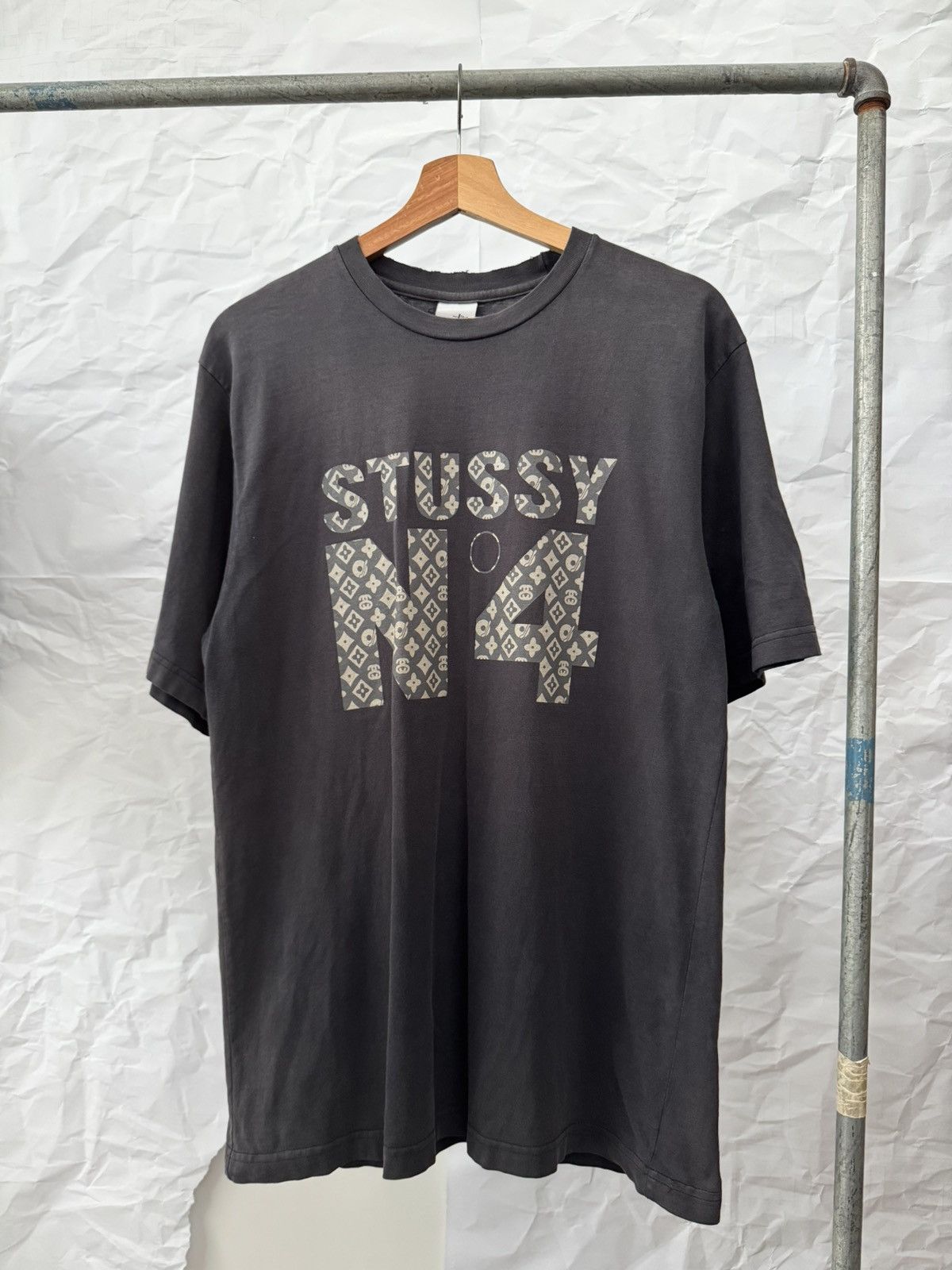 ★Asuka★ 金曜午前まで OLD STUSSY LV MONOGRAM 2000/2002 Stussy LV Rip Monogram T-Shirt (L) – Slipstreamvtg