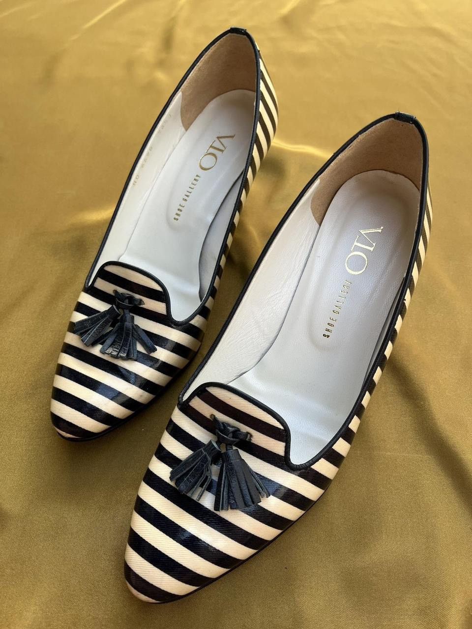 Japanese Brand VIO navy blue & cream wedge loafers Size US 6 / IT 36 - 2 Thumbnail
