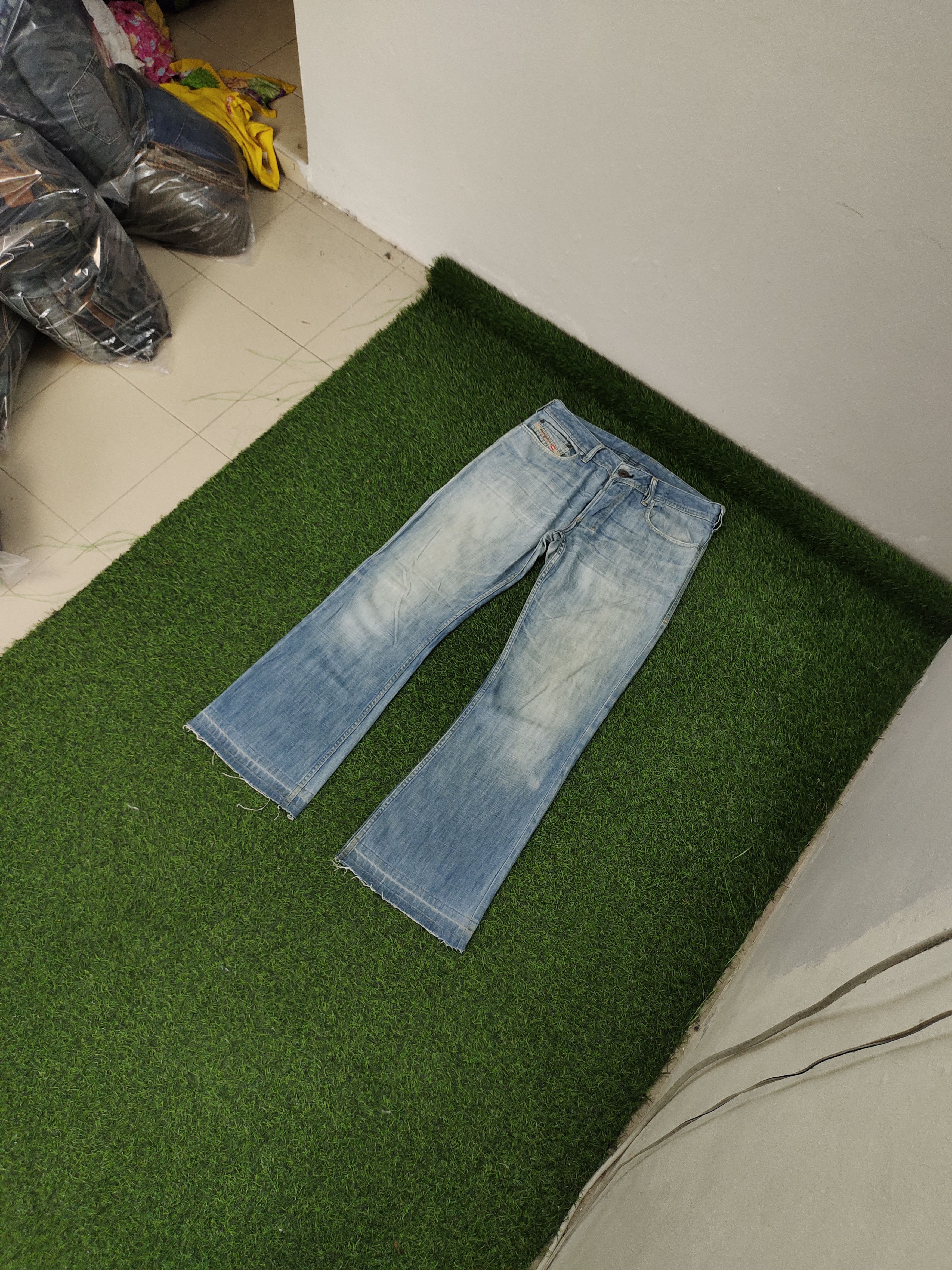 Diesel Flare Jeans Diesel Clawmark Distress Faded Denim Bootcut Y2k Size US 32 / EU 48 - 2 Thumbnail