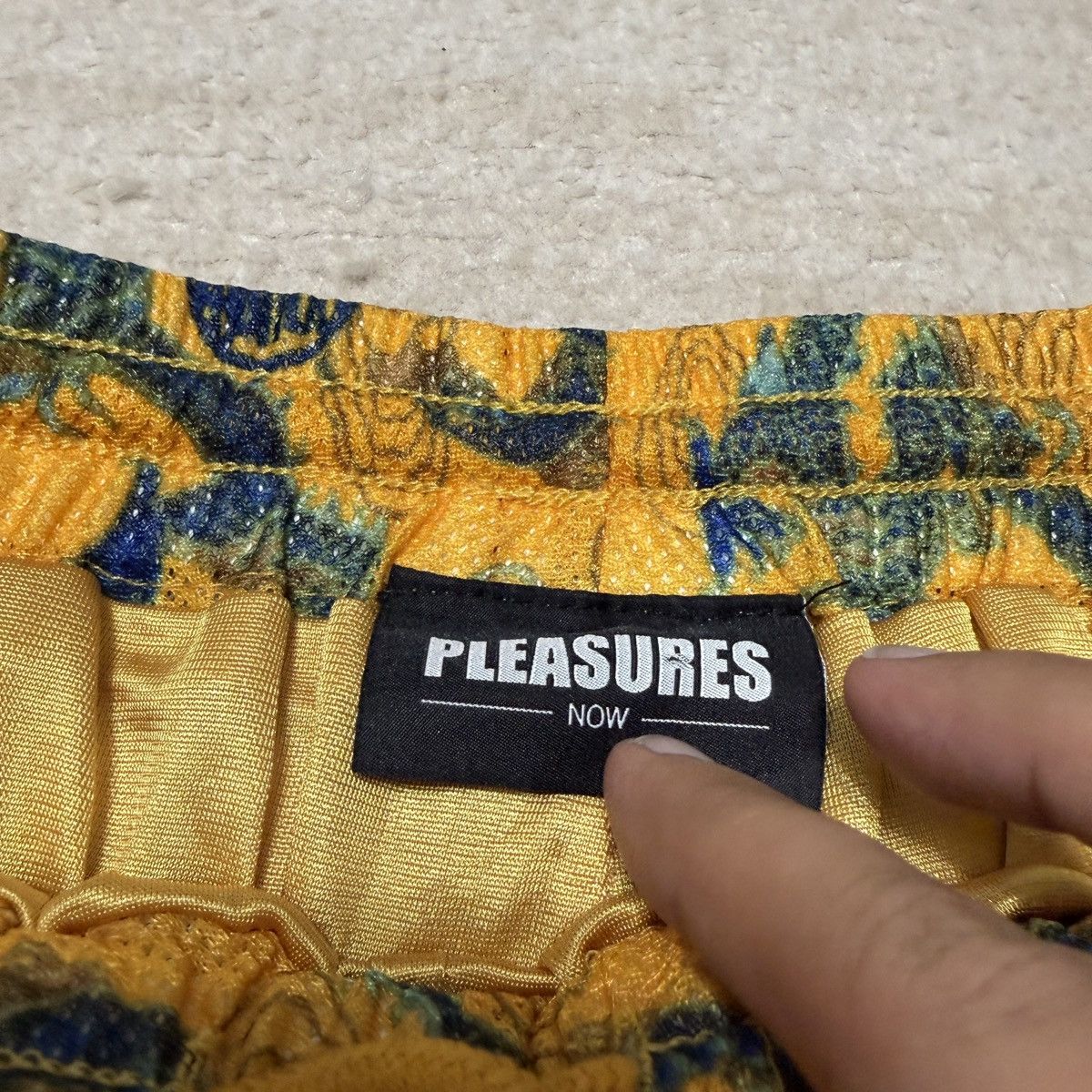 Pleasures Pleasures Now Chinese Dragon Hydra Basketball Mesh Shorts Size US 34 / EU 50 - 4 Thumbnail
