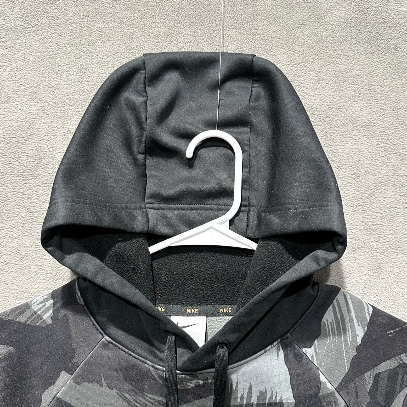 Nike Nike Sweatshirt Hoodie Mens Small Gray Camouflage Therma Fit EUC Size US S / EU 44-46 / 1 - 3 Thumbnail