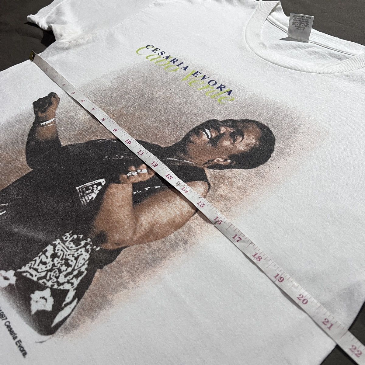 Band Tees Rare Vintage 90s Cesaria Evora Tee Diva Coladeira folk morna Size US L / EU 52-54 / 3 - 16 Thumbnail