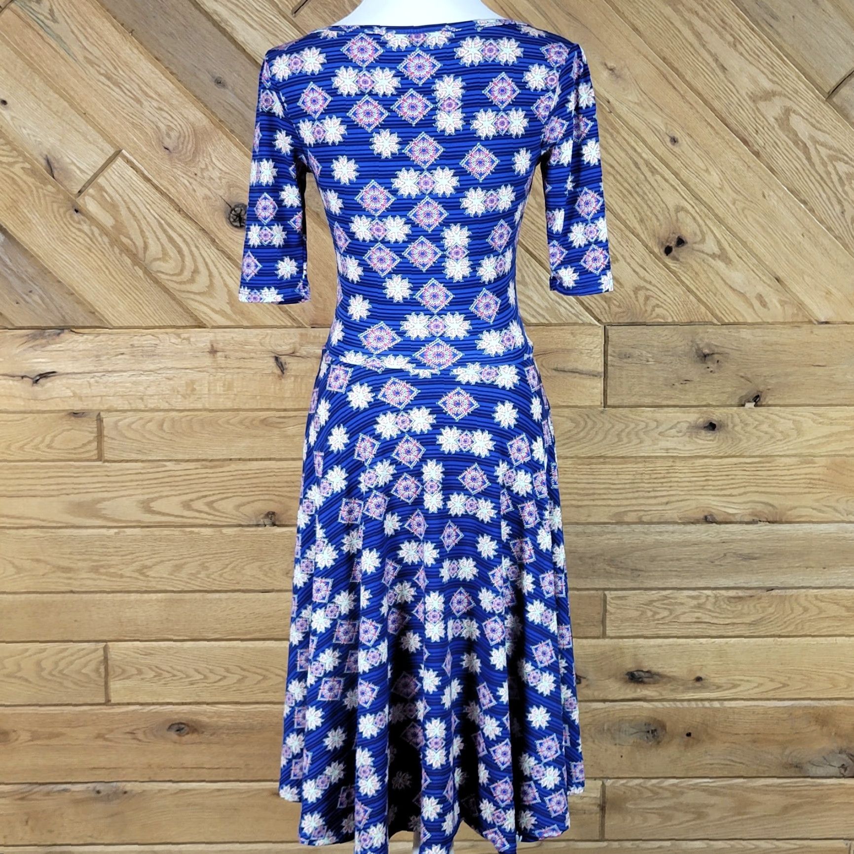 Vintage VINTAGE LuLaRoe Womens Fit & Flare Dress Scoop Neck Half Sleeve Blue XS Dress Womens Stacked Keywords Size XS / US 0-2 / IT 36-38 - 5 Thumbnail