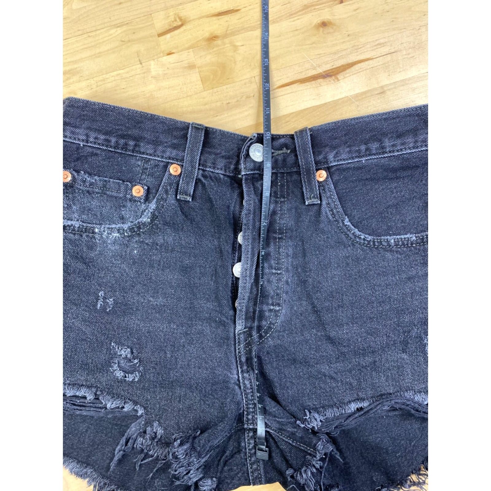 Levi's Levi's Denim Shorts Womens 26 Black Casual Button Fly Raw Hem #9812 Size 26" / US 2 / IT 38 - 7 Thumbnail