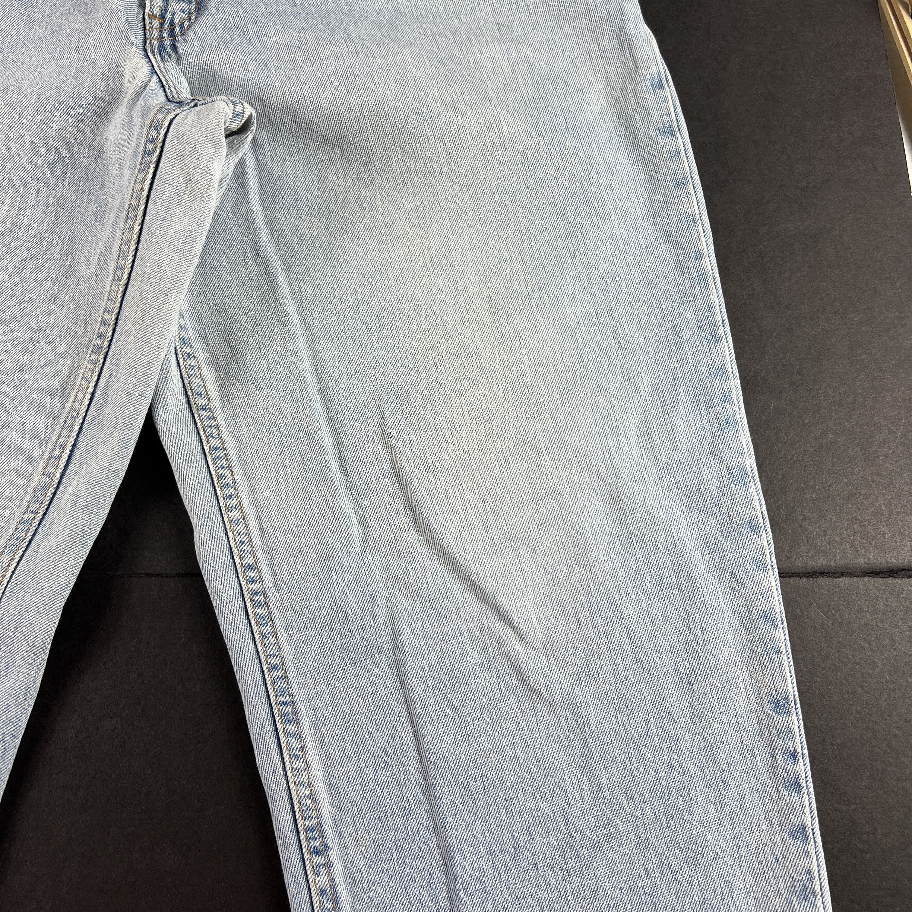 Levi's × Vintage Y2K Levi's Jeans 560 Loose Tapered Light Blue Faded Denim Size US 35 - 4 Thumbnail