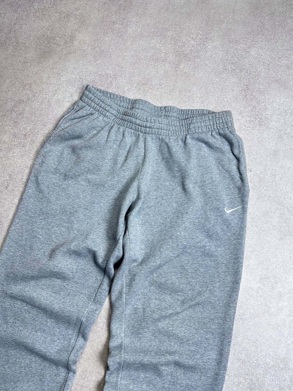 Nike Vintage Nike Swoosh Baggy Y2K Sweatpants Track Pants XL Rare Size US 36 / EU 52 - 2 Thumbnail