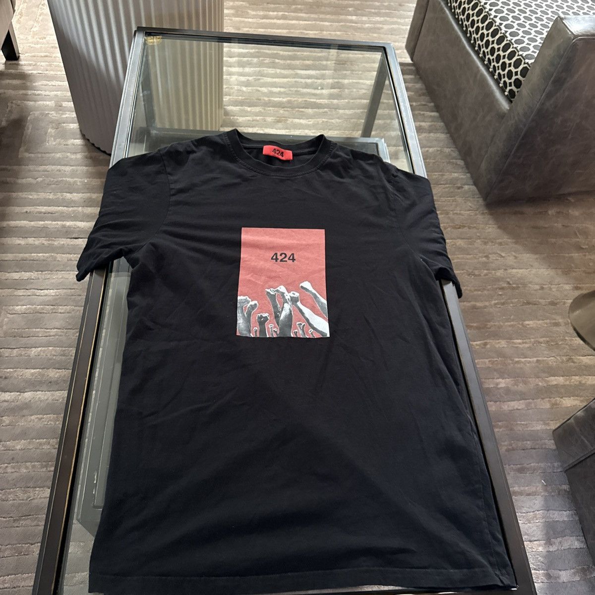 424 424 On Fairfax Raised Fist T-shirt Size Large L Men Black Size US L / EU 52-54 / 3 - 4 Thumbnail