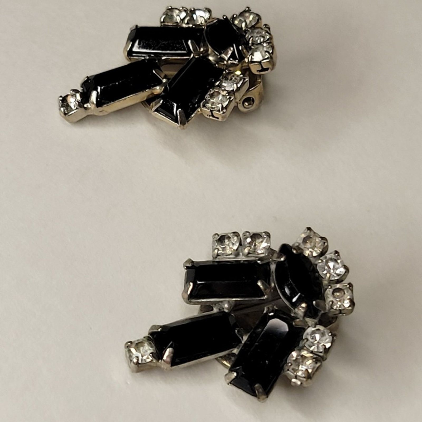 Vintage Vintage Black Glass Rhinestone Earrings Size ONE SIZE - 10 Thumbnail