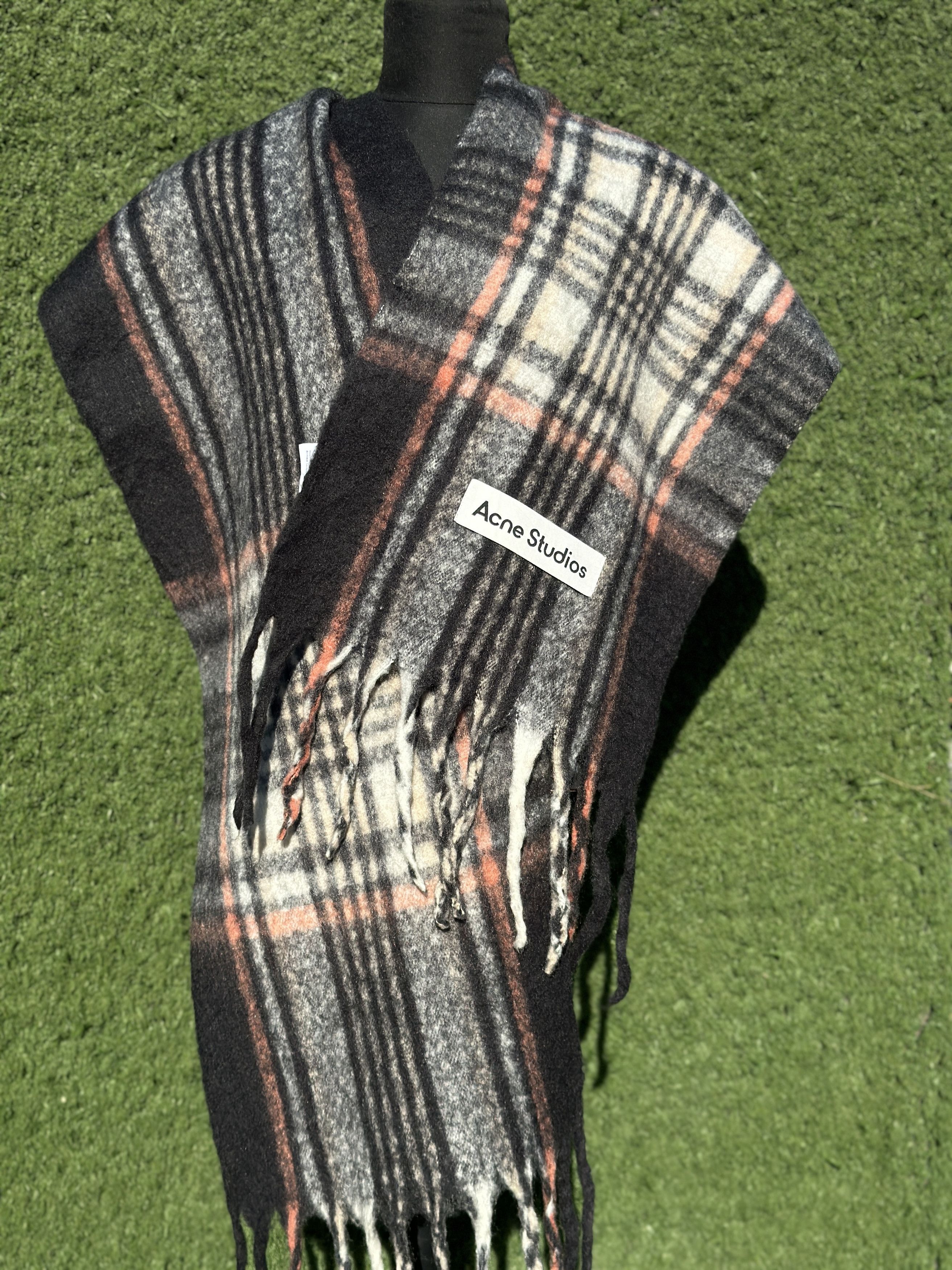 Acne Studios Acne Studios Multicolor Oversized Scarf Fringe Italy Size ONE SIZE - 10 Thumbnail