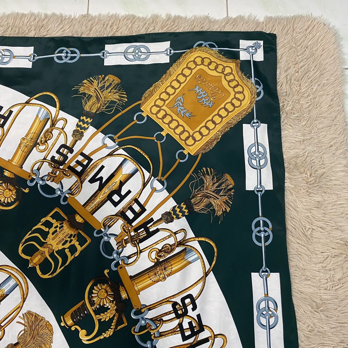 Hermes 🔥VINTAGE SCARVES HERMES SILK MADE IN FRANCE Size ONE SIZE - 7 Thumbnail