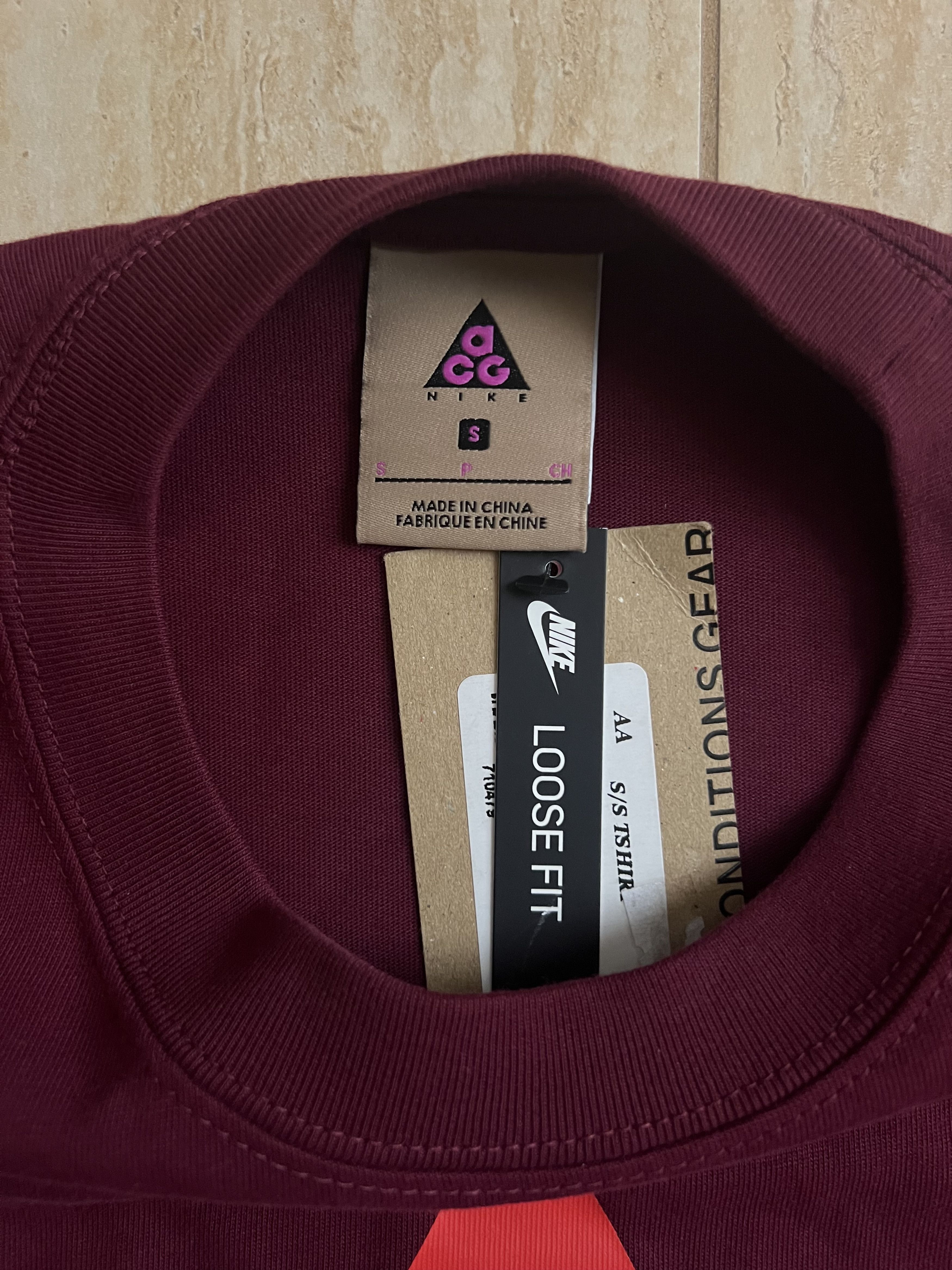 Nike ACG Nike ACG Graphic T-Shirt Dark Beetroot/Habanero Red/Blue Size US S / EU 44-46 / 1 - 3 Thumbnail
