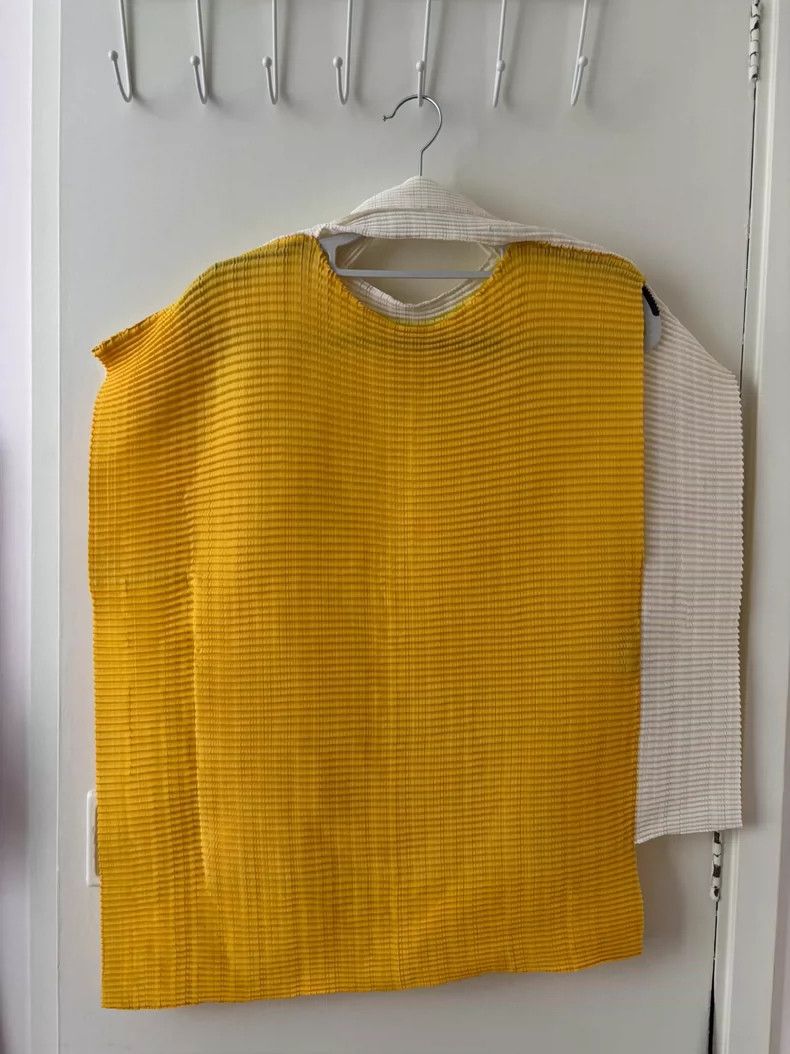 Issey Miyake Issey Miyake size:2 Yellow and white color-blocked design Size XS / US 0-2 / IT 36-38 - 2 Thumbnail