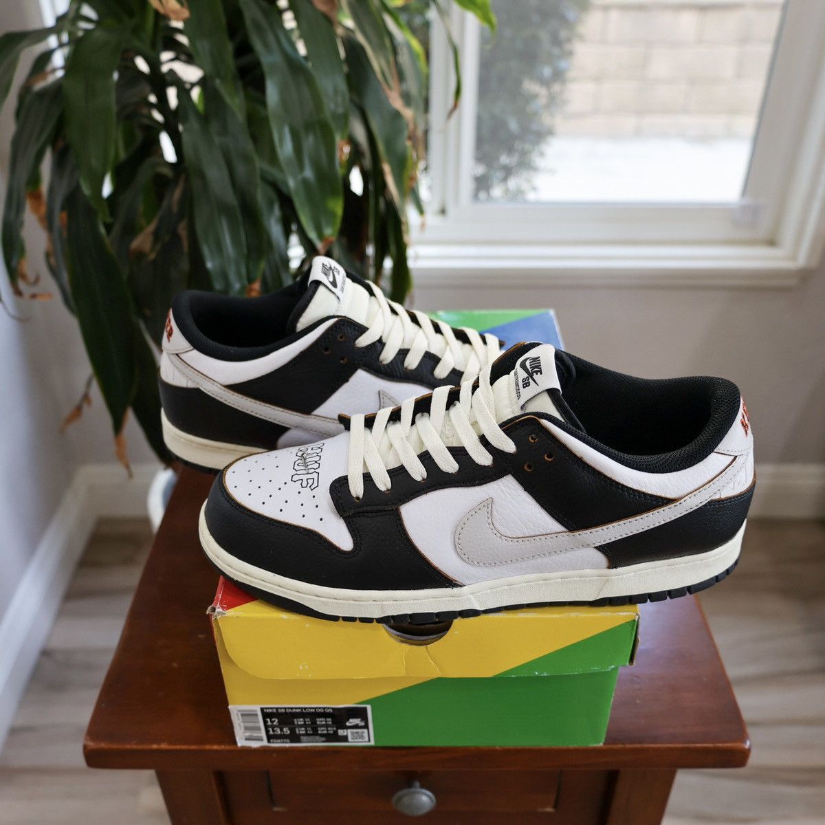 image of Sb Dunk Low Huf San Francisco 12Us Shoes in White/Black, Men's
