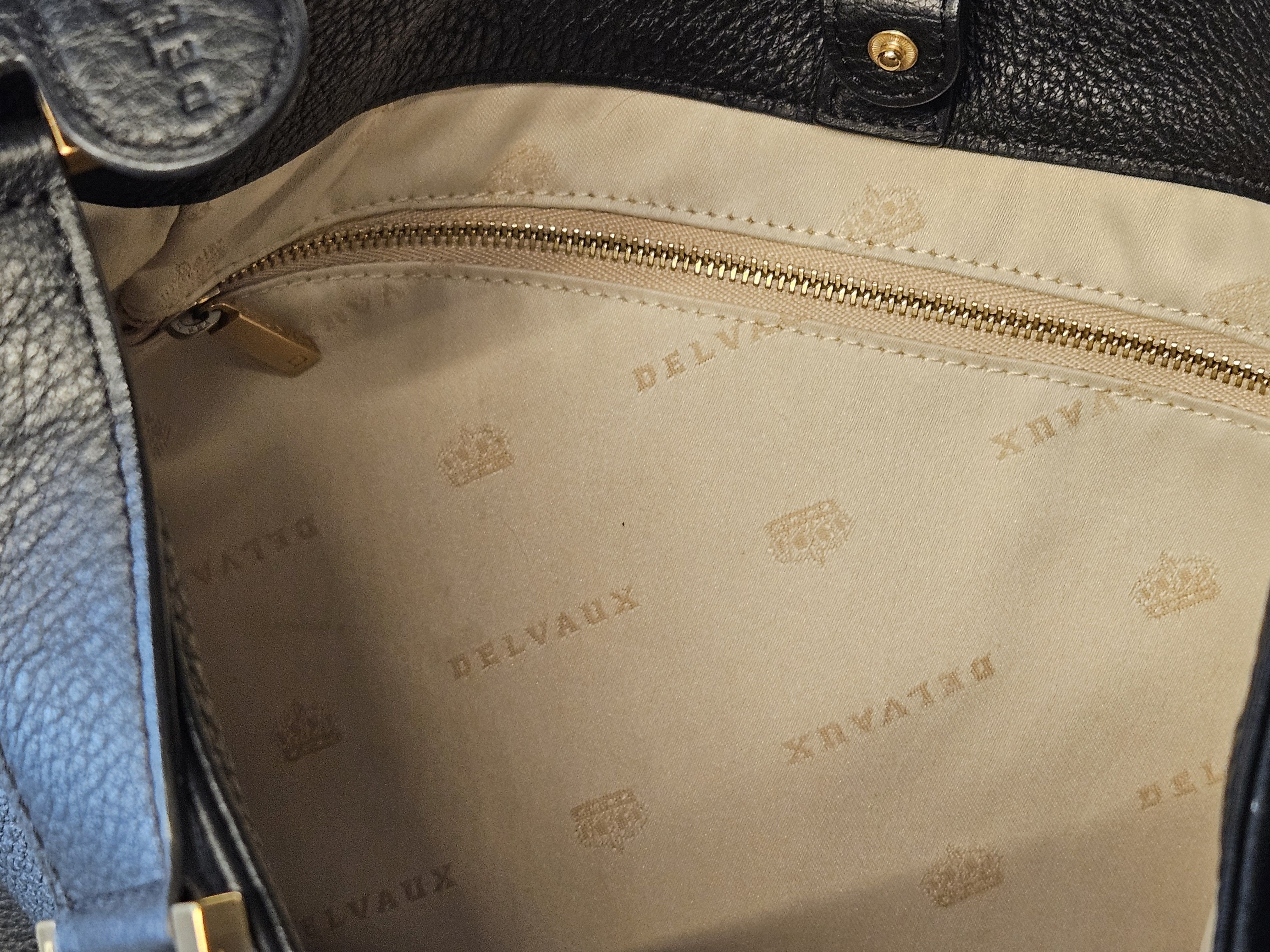 Delvaux DELVAUX Louise PM Black Grained Leather Shoulder Bag Size ONE SIZE - 12 Thumbnail