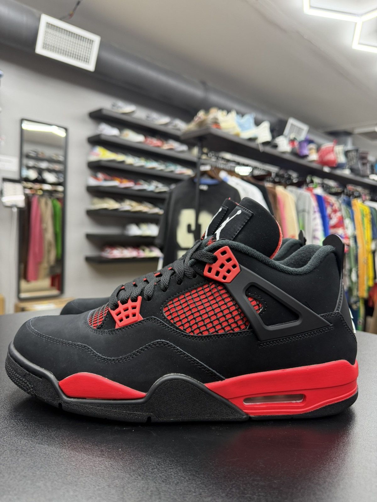 Jordan Brand Size 11.5 - Jordan 4 Retro Red Thunder Size US 11.5 / EU 44-45 - 1 Thumbnail