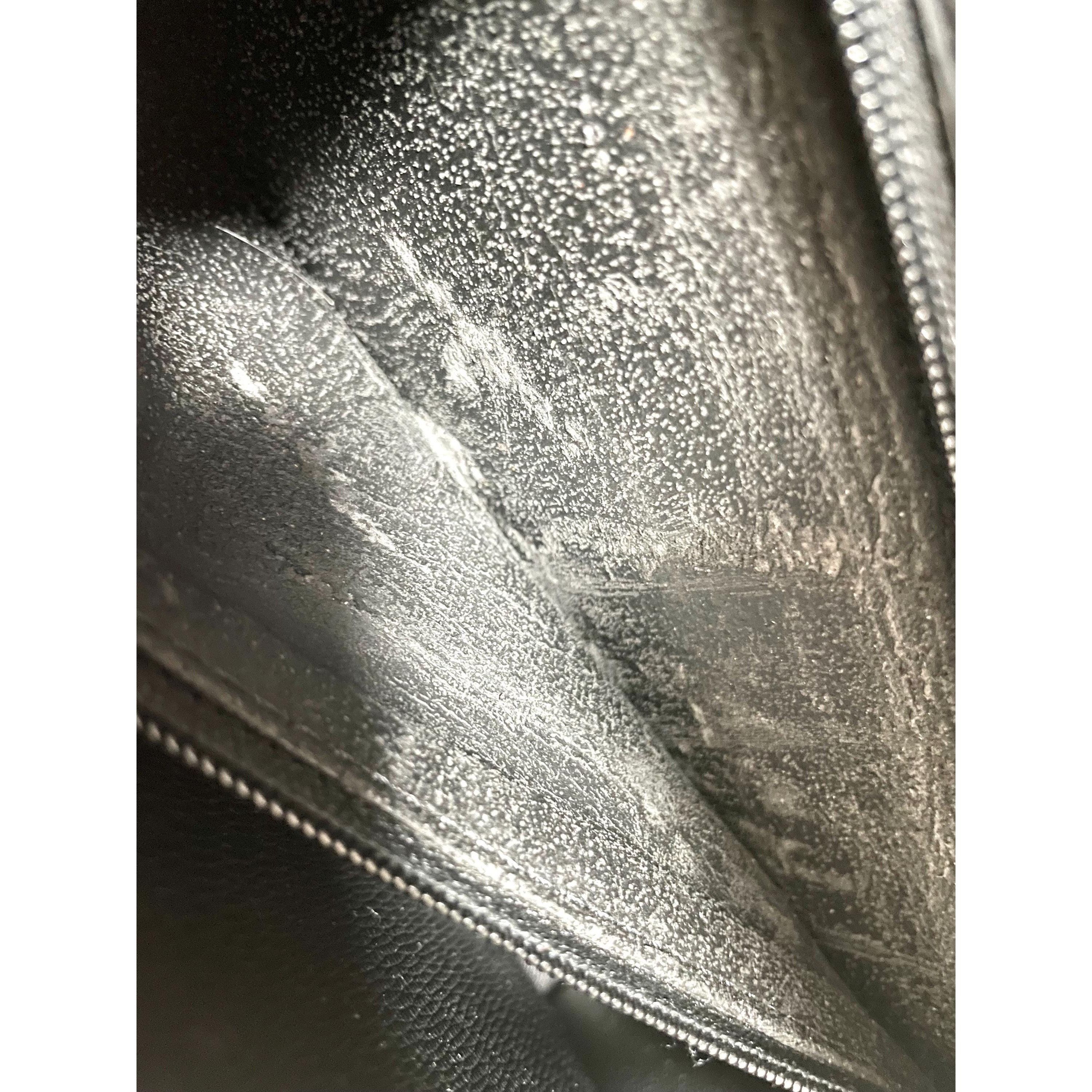 Louis Vuitton Vintage Louis Vuitton rare epi black clutch purse, unisex Size ONE SIZE - 8 Thumbnail