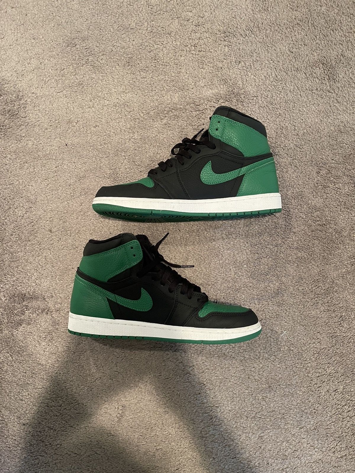Jordan Brand Air Jordan 1 Retro High OG Pine Green 2.0 Size US 10.5 / EU 43-44 - 3 Thumbnail