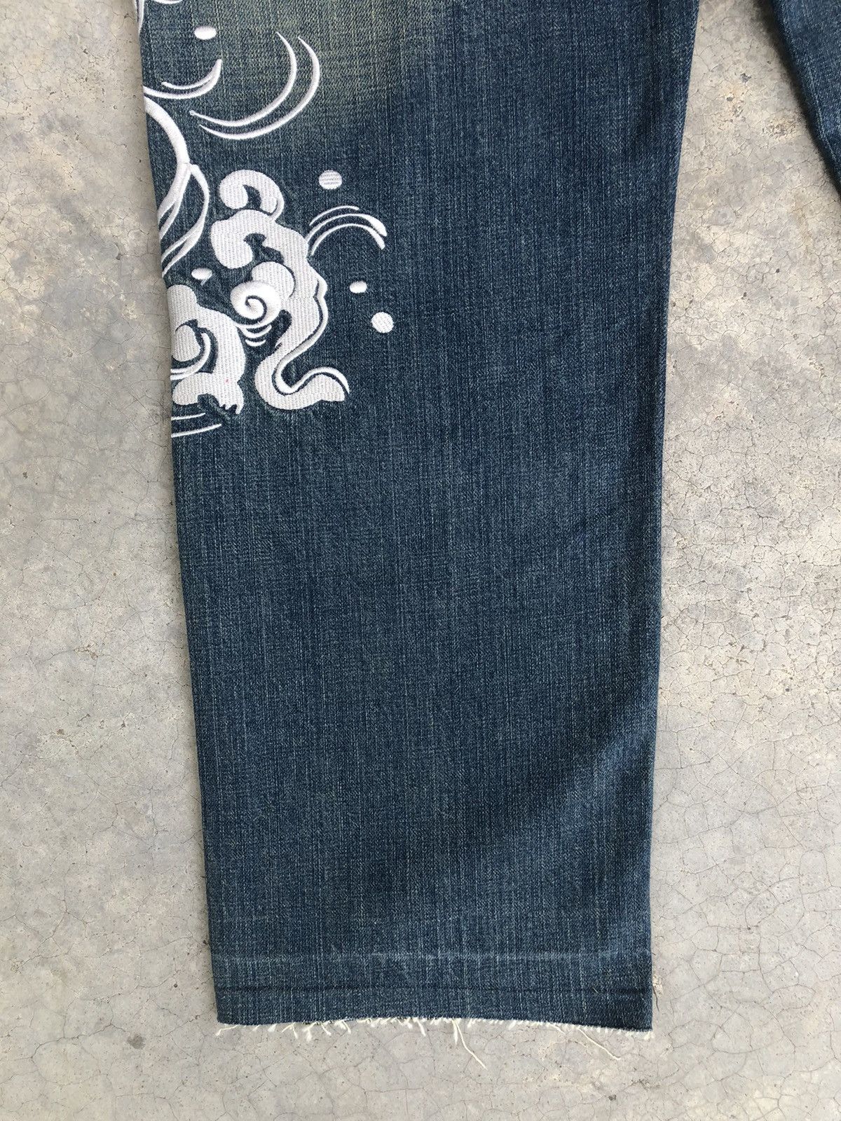 Karakuri Tamashii Karakuri Tamashii Embroidered Jeans Distressed Size US 32 / EU 48 - 11 Thumbnail