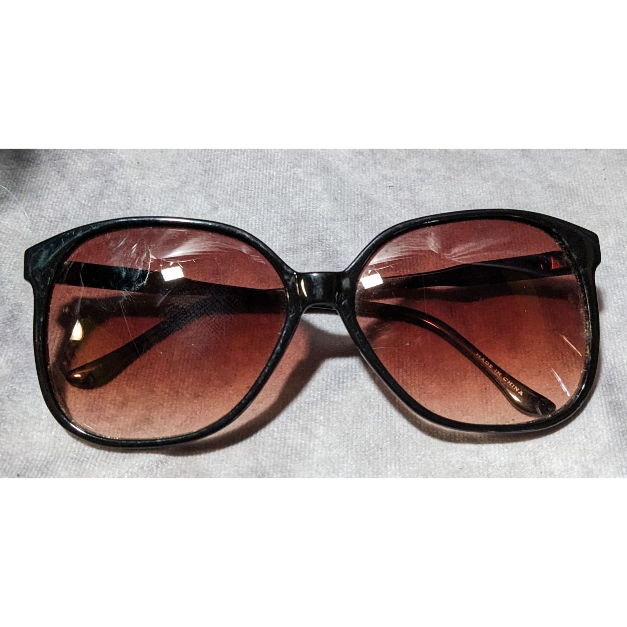 Foster Grant Foster Grant Large Black Purple Gradient Lens Sunglasses Size ONE SIZE - 3 Thumbnail