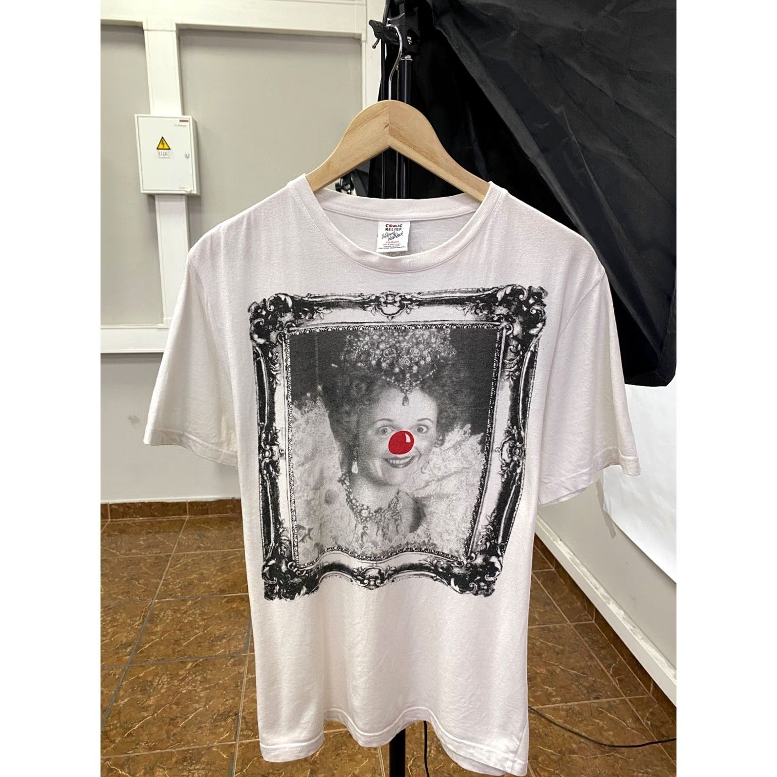 Vivienne Westwood Vivienne Westwood Comic Relief t-shirt Mens M White Retro Y2K Shirt Size US M / EU 48-50 / 2 - 2 Thumbnail
