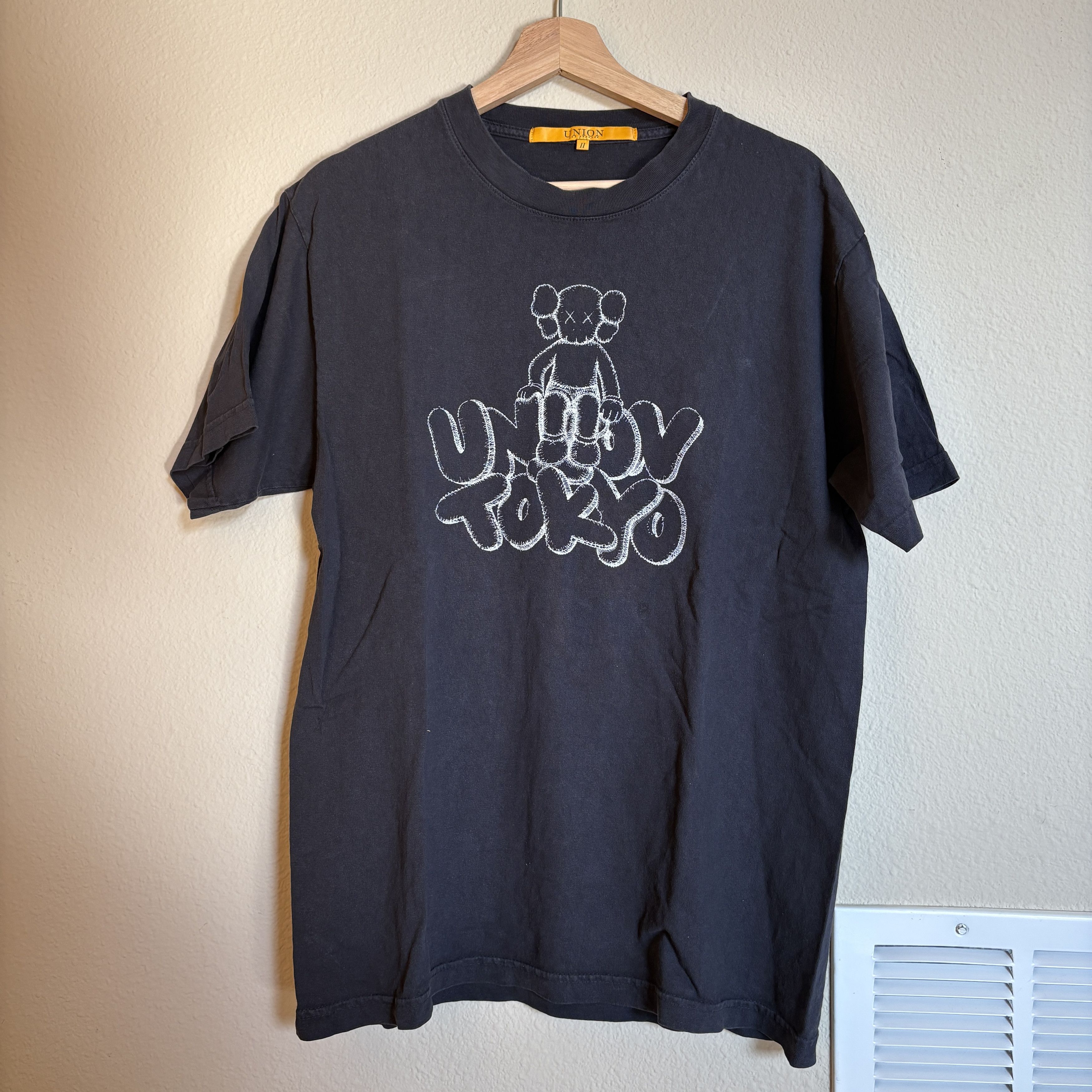 Union LA Union LA x Kaws Collab Tokyo T-shirt Size US M / EU 48-50 / 2 - 1 Thumbnail