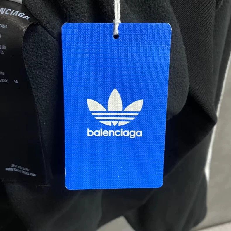 Balenciaga Balenciaga The latest black polar fleece embroidered logo Size US M / EU 48-50 / 2 - 6 Thumbnail