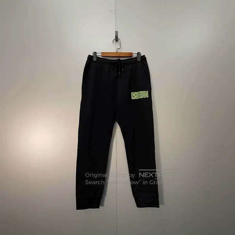 Fendi Fendi Letter Logo Embroidered Sweatpants Size US 32 / EU 48 - 1 Thumbnail