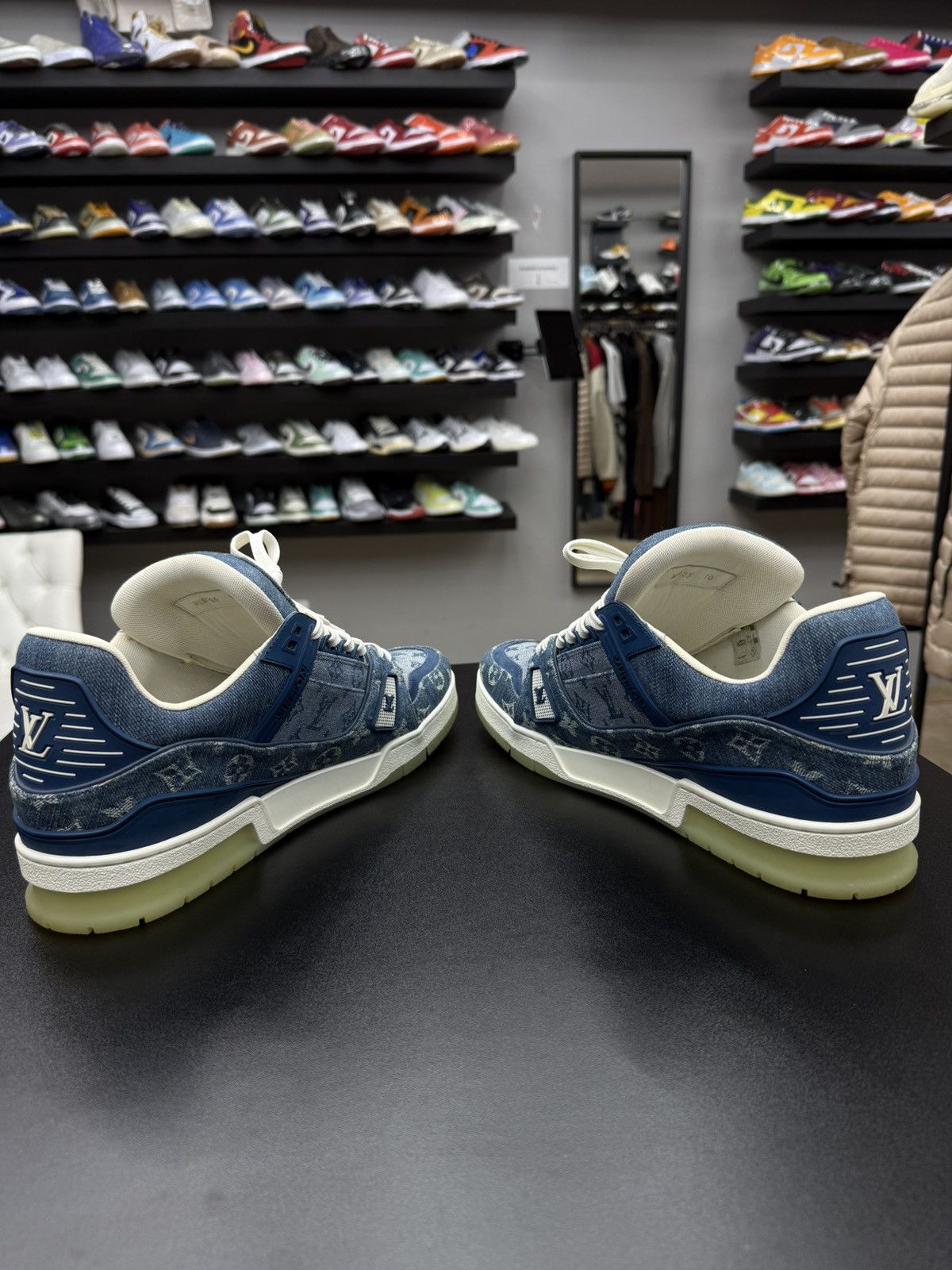 Louis Vuitton Louis Vuitton Trainer Denim Monogram size 10LV / 11 US Size US 11 / EU 44 - 16 Thumbnail