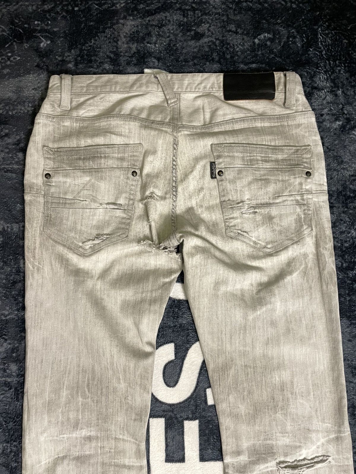 If Six Was Nine × Le Grande Bleu (L.G.B.) × Tornado Mart Tornado Mart Distressed Denim Size US 31 - 13 Thumbnail