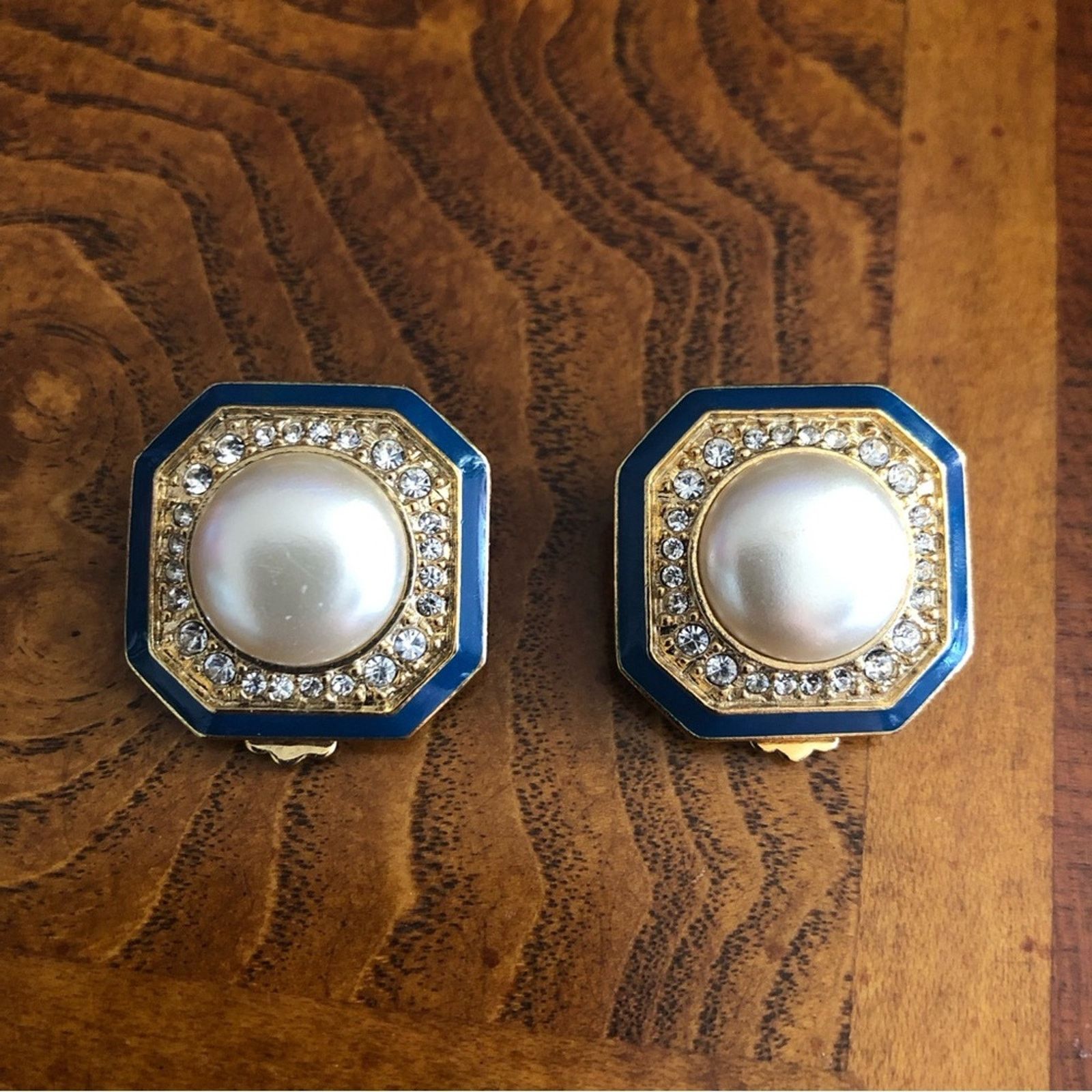 Vintage Vintage octagon blue enamel faux Pearl clip on earrings Size ONE SIZE - 1 Thumbnail