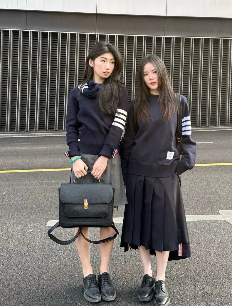 Thom Browne Thom Browne A pleated skirt Size 26" / US 2 / IT 38 - 9 Thumbnail