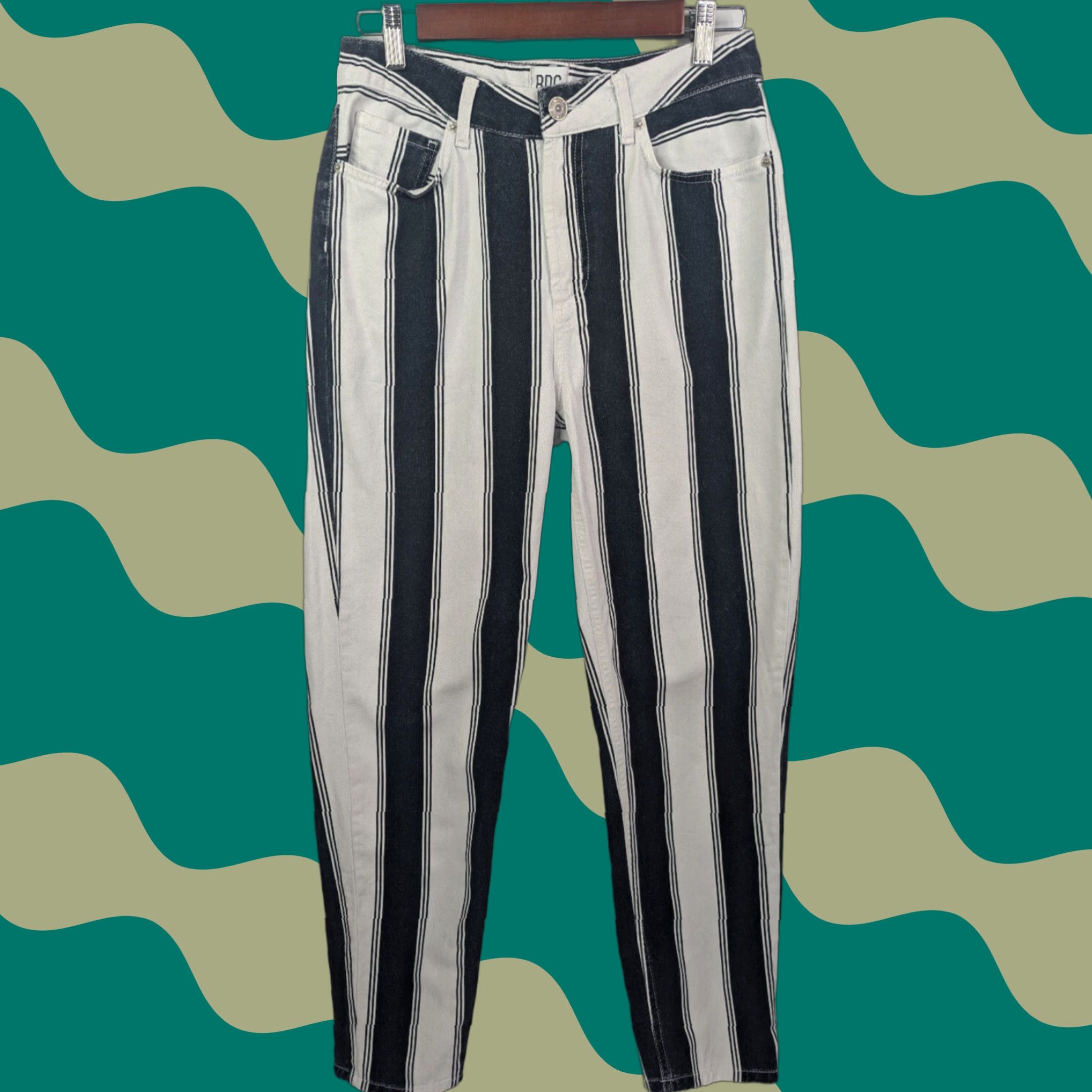 Bdg BDG Women’s Jeans 28W White Black Stripes Cotton High Rise Tapered Leg Pocket Denim Vintage: No Mens Women Size 28" / US 6 / IT 42 - 1 Thumbnail