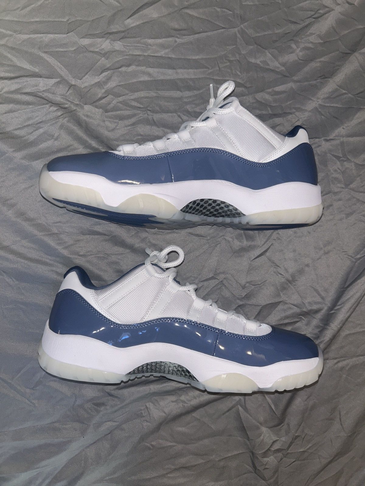 Nike AIR JORDAN 11 RETRO LOW WHITE/MIDNIGHT NAVY Size US 13 / EU 46 - 5 Thumbnail
