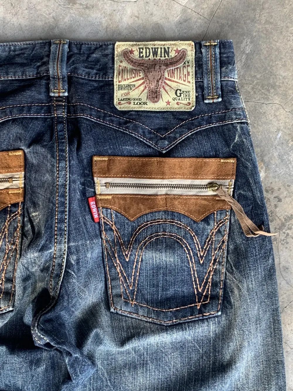 Edwin VINTAGE EDWIN BUFFALO HEAD.🔥🔥🔥 Size US 32 / EU 48 - 12 Thumbnail