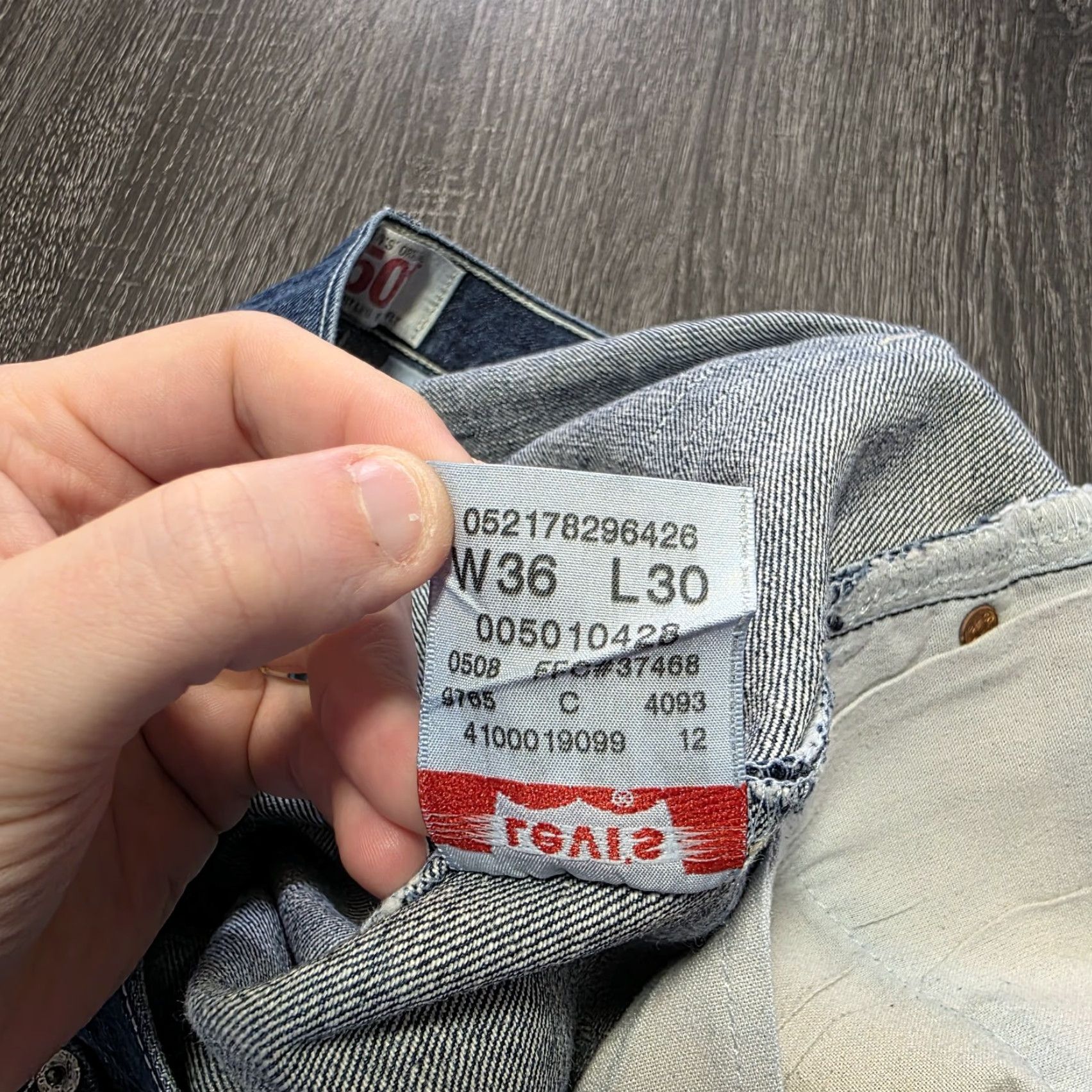 Levi's VINTAGE Levis 501 Jeans Mens 34x28 Blue Denim Straight Button Fly WPL 423 501 Model Dark Fabric Product: Jeans - Levi's 501, 34x28 - Mens Size US 34 / EU 50 - 3 Thumbnail
