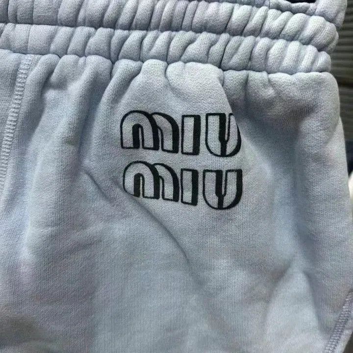 Miu Miu Miu Miu Back Logo Shorts. Size 35" - 4 Thumbnail