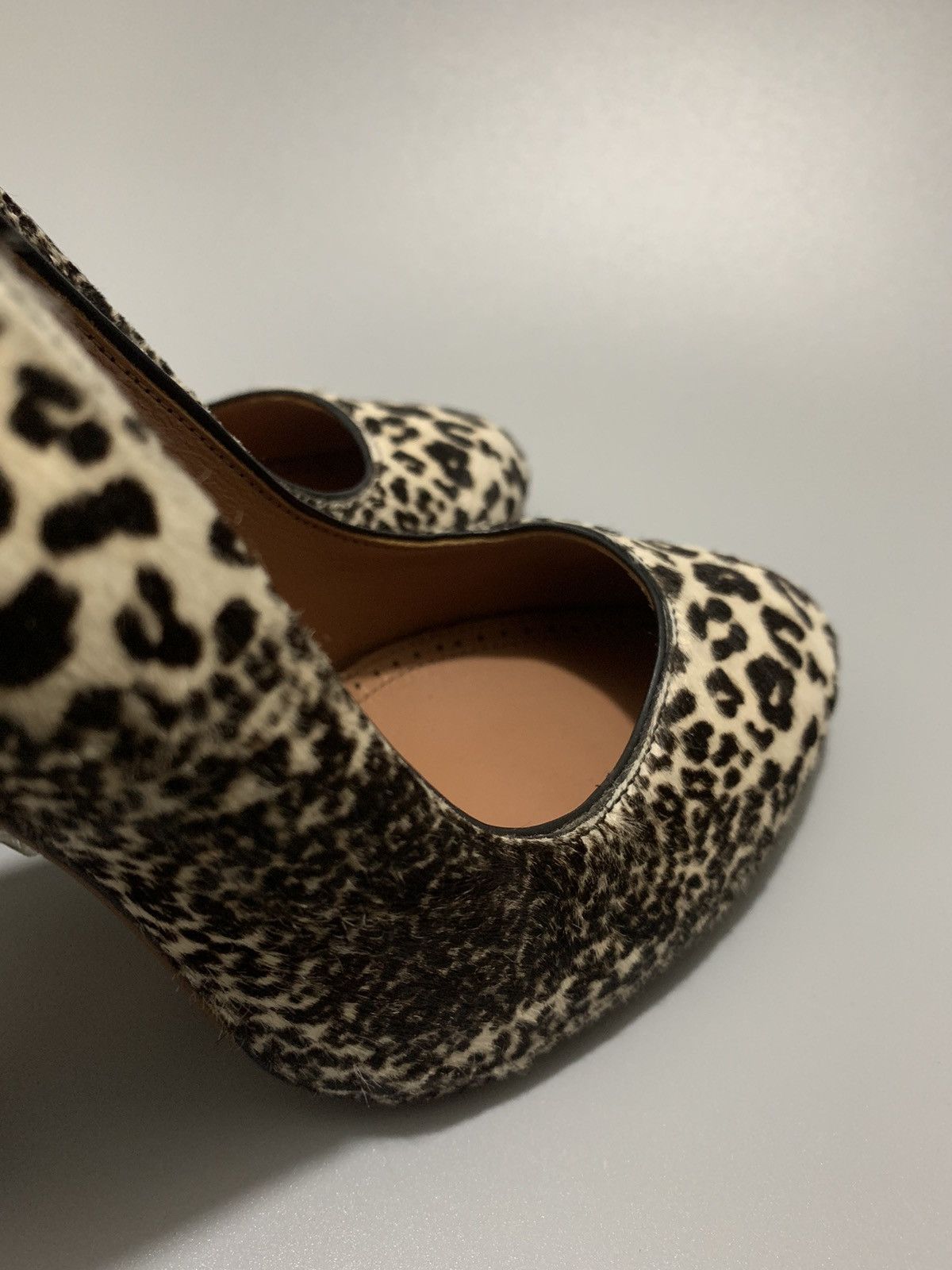 Alaia Alaia Leopard Fur Heels Size US 8 / IT 38 - 14 Thumbnail