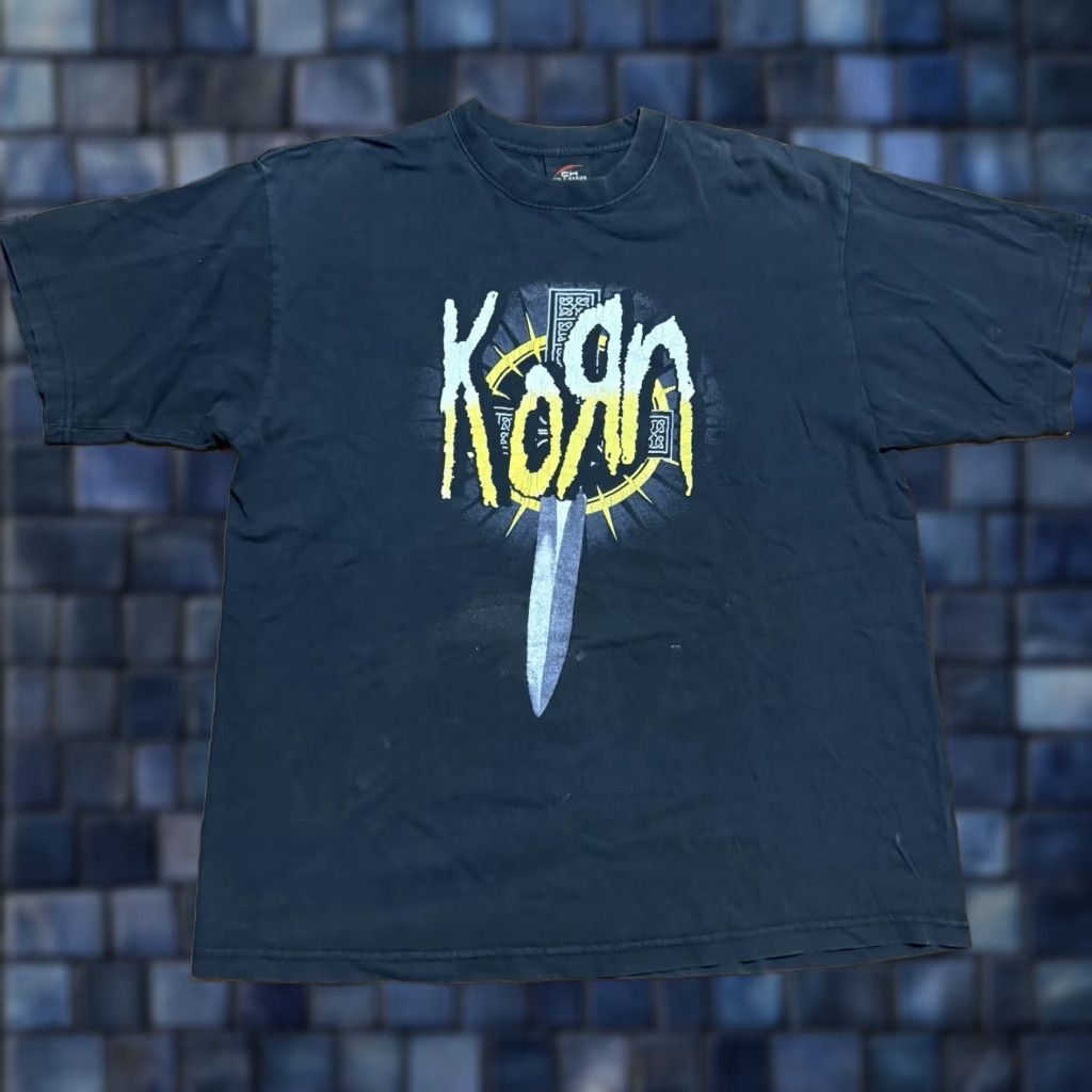 Vintage VINTAGE 90s Korn Cross Knife Graphic Band T-Shirt Faded Black Mens XL Size US XL / EU 56 / 4 - 1 Thumbnail