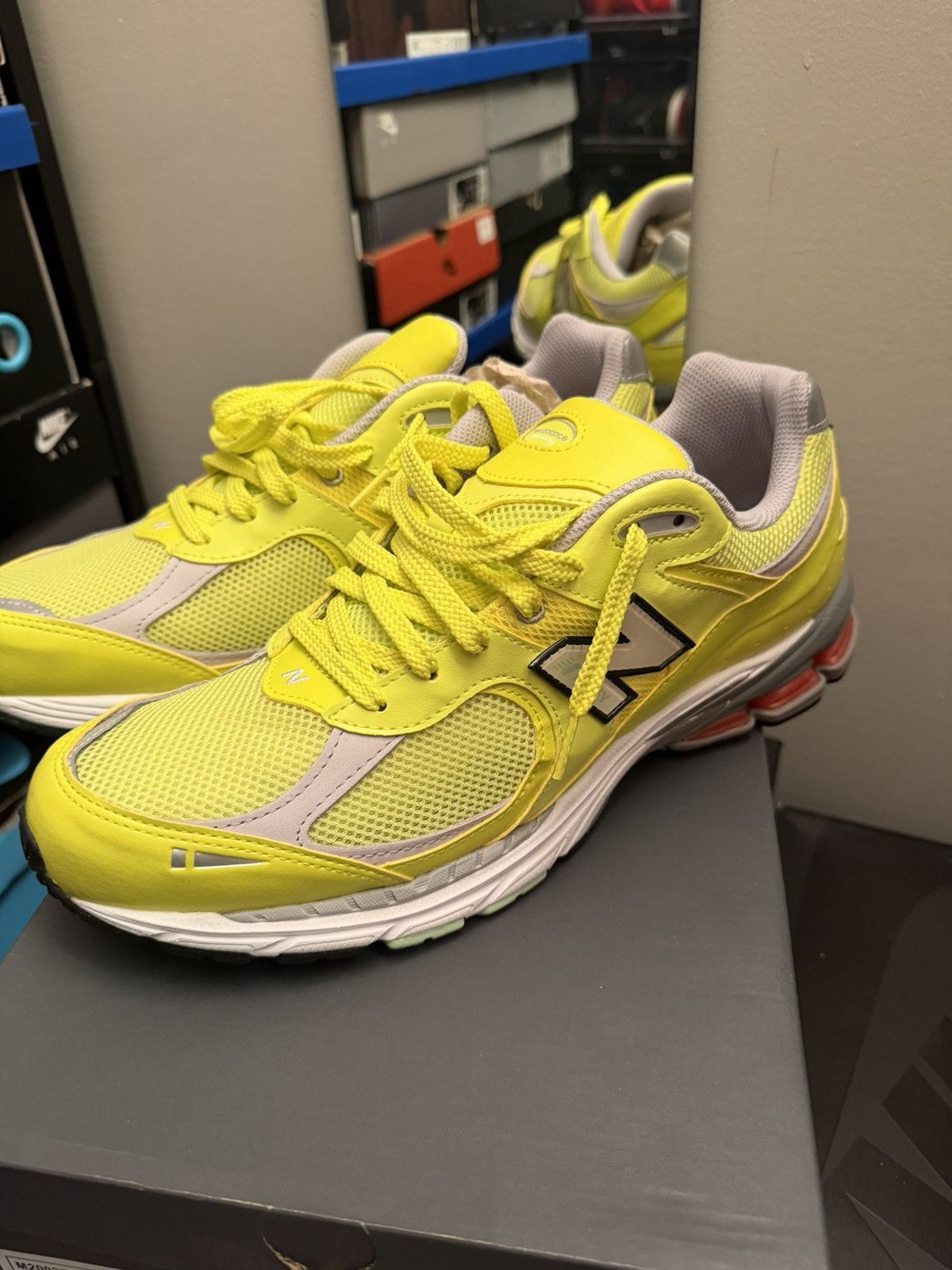 New Balance New Balance 2002r volt green size 13 Size US 13 / EU 46 - 4 Thumbnail