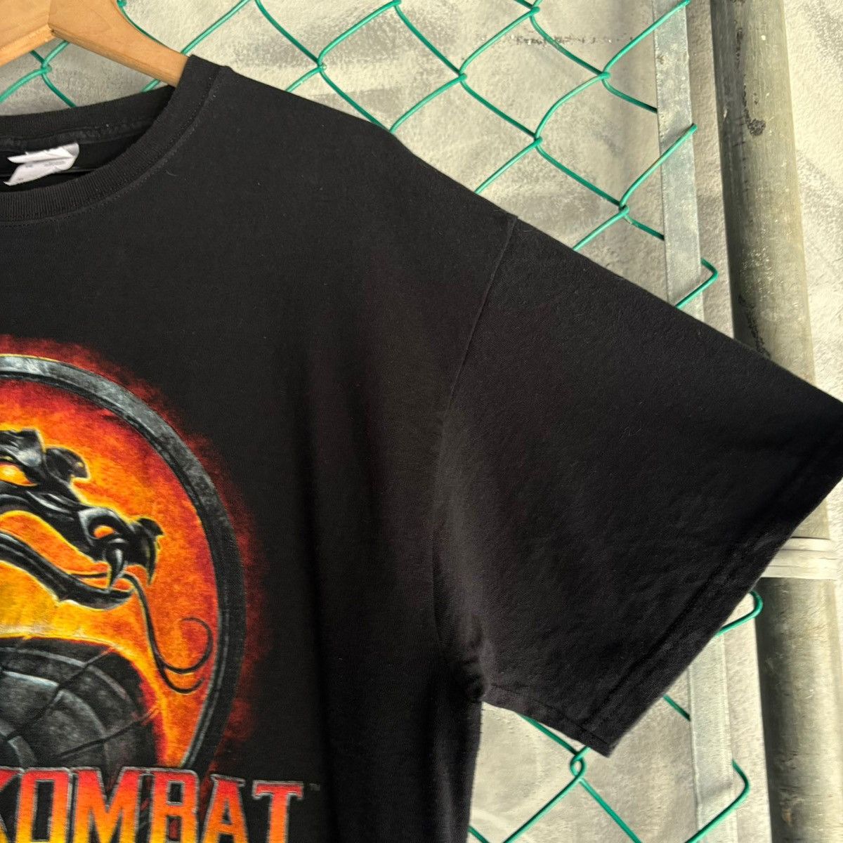Fruit Of The Loom Vintage Mortal Kombat T Shirt Video Game Promo Tee Dragon Size US XL / EU 56 / 4 - 5 Thumbnail