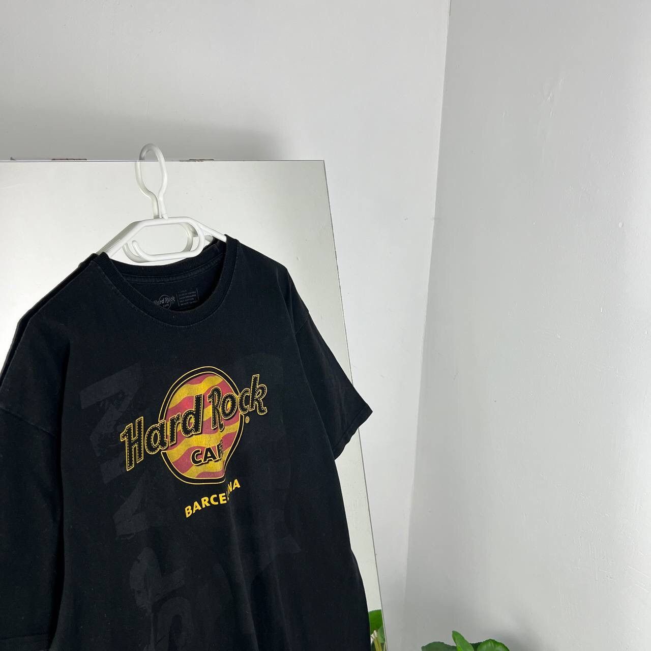 Hard Rock Cafe Hard Rock Cafe Barcelona Vintage Tee Rock Y2k T-Shirt Size US XL / EU 56 / 4 - 1 Thumbnail