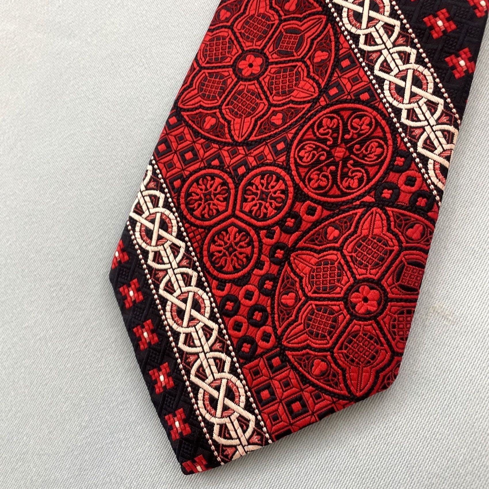 Vintage VINTAGE Necktie 4.5" Kipper Handmade Jacquard Rockabilly Mob Boss Red Black White Geometric Vintage Tugged Capable Wide Tie Mens Size ONE SIZE - 2 Thumbnail