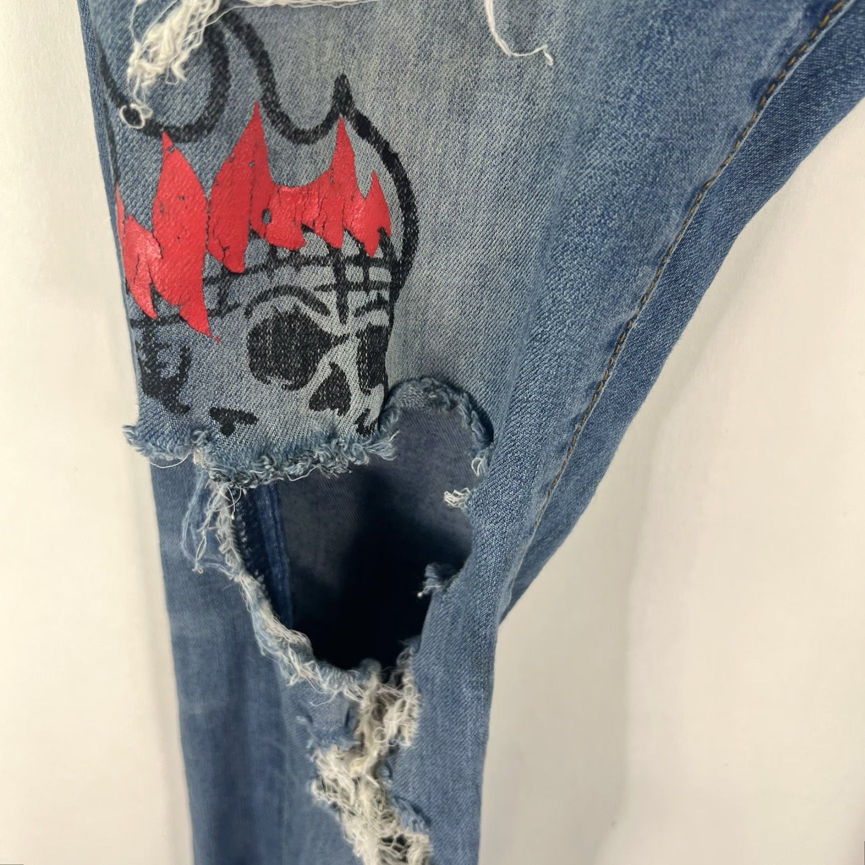 Vintage DOPE Distressed No Love Skinny Denim Jeans Mens 30 34X32 Blue Cotton Blend Zip 5-Pocket Style Jeans Mens Size US 30 / EU 46 - 7 Thumbnail
