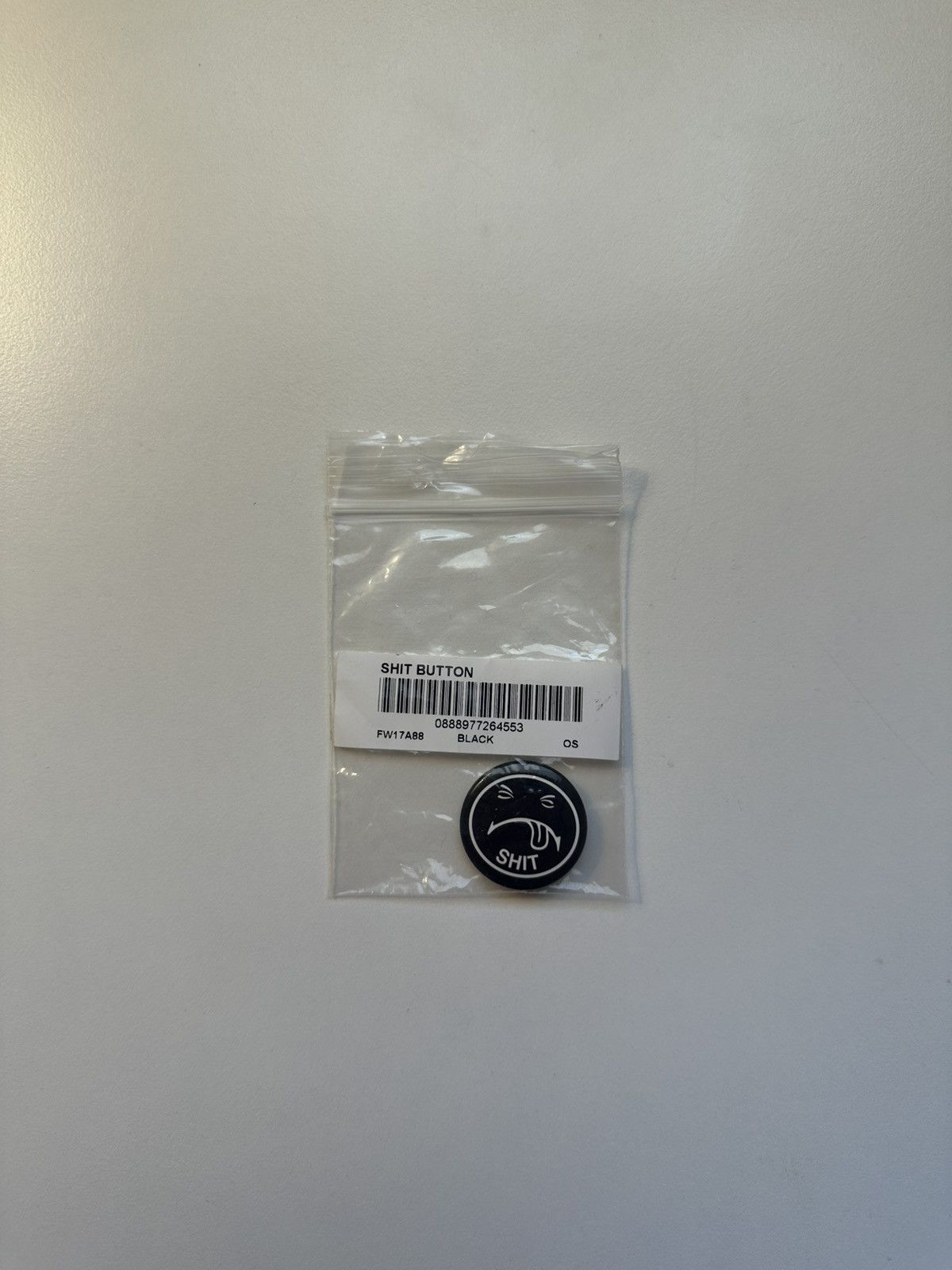 Supreme Supreme Shit Button FW17 Size ONE SIZE - 1 Thumbnail