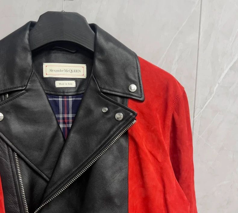 Alexander McQueen Alexander McQUEEN Red and black suede jacket/W0740/50 size Size US M / EU 48-50 / 2 - 2 Thumbnail